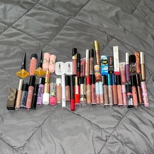 49 Piece lipstick/lipgloss lot